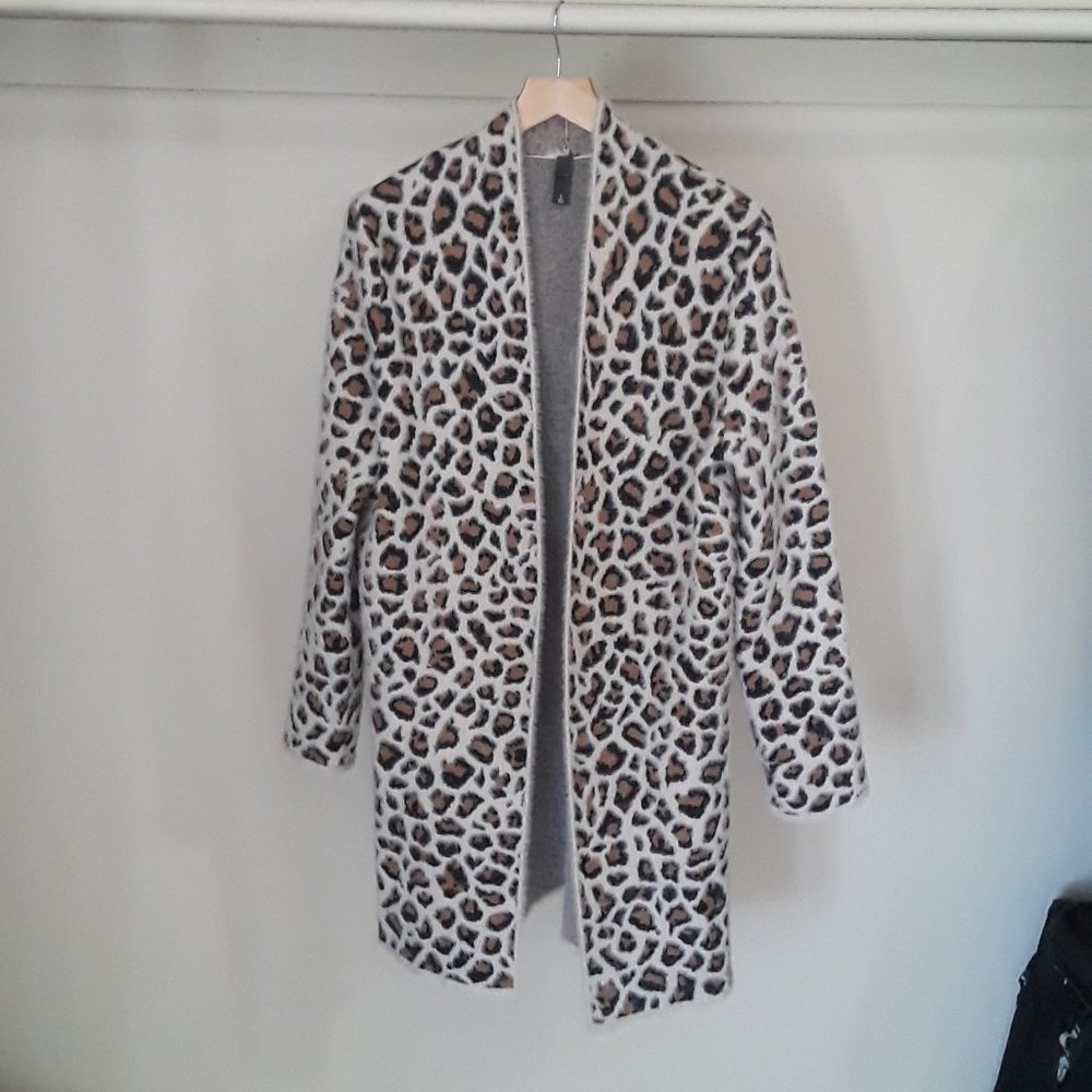 Soft Leopard print duster. Size small/medium.